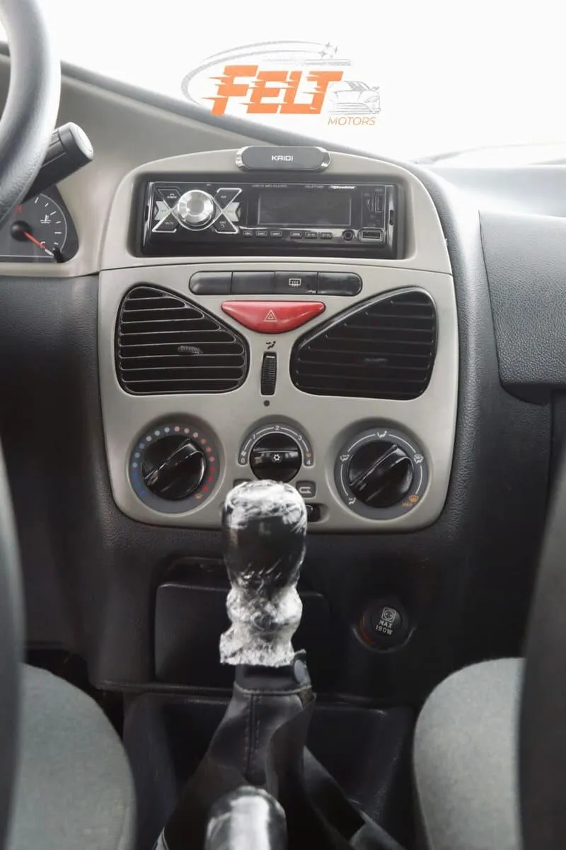 Fiat Palio Fire 1.0 2010, foto 9 de 11